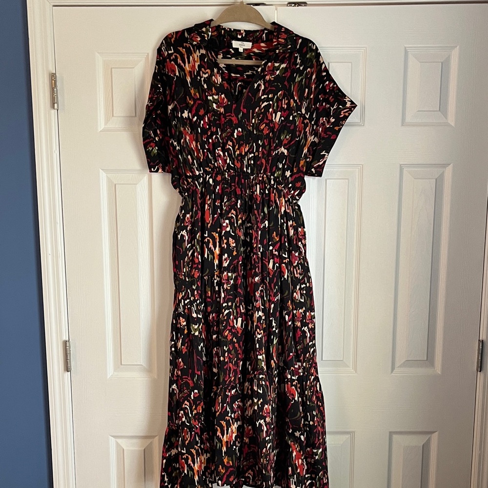 Entro Vibrant Abstract Maxi Dress